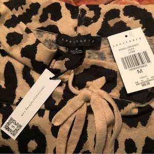 NWT Sanctuary Wide Leg Animal Print Pants Size M Lightweight Sweater Material